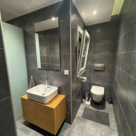 White Tower Luxury Apartment *